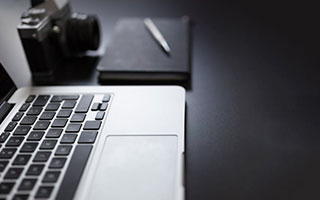 巅峰期在拜仁一言难尽，黄昏期却在曼城担任主力，多面手很难评判